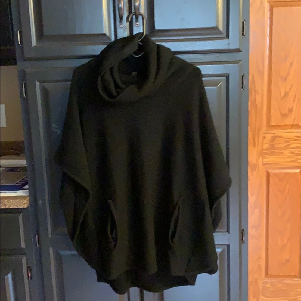 Women DASH by Kardashian bat wing sweater size L